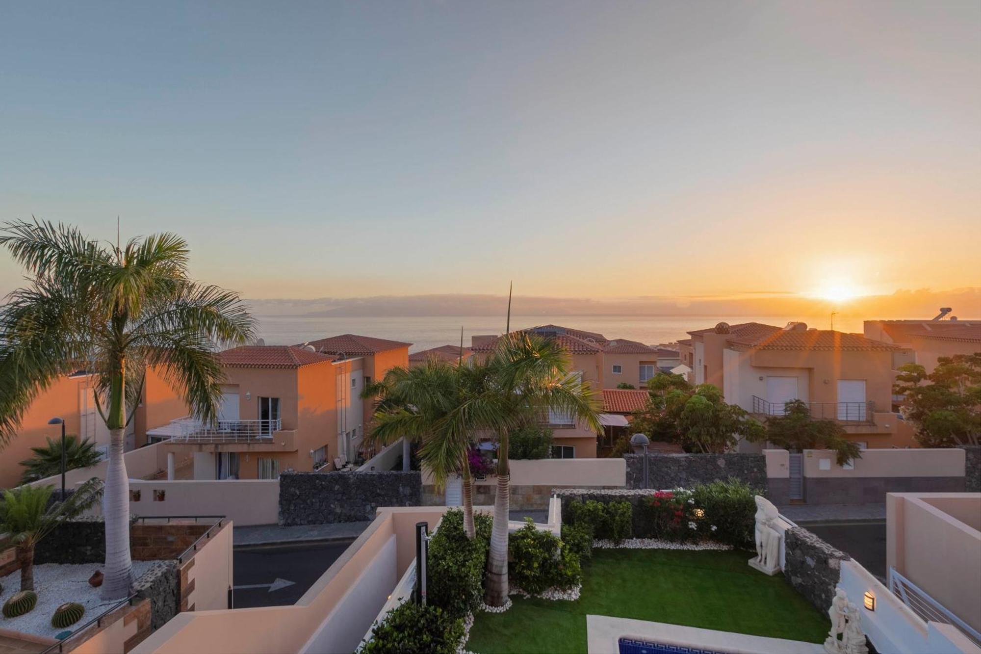 My Island Escape - Sea Views - Private Pool, Sauna Puerto de Santiago  Exteriör bild